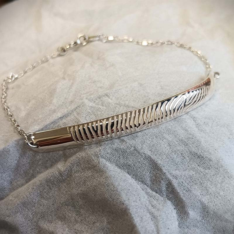  Les Empreintes : Bracelet Demi Jonc En Argent Sur Chaîne Personnalisable