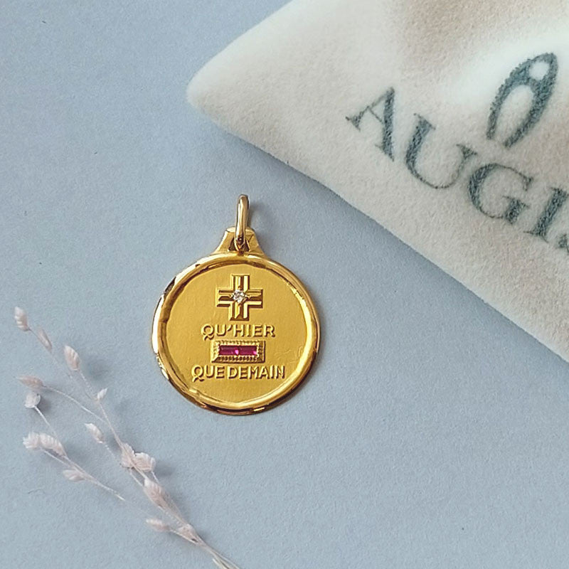  Médaille D'Amour L'Intemporelle Or Jaune Diamant Et Rubis - Augis